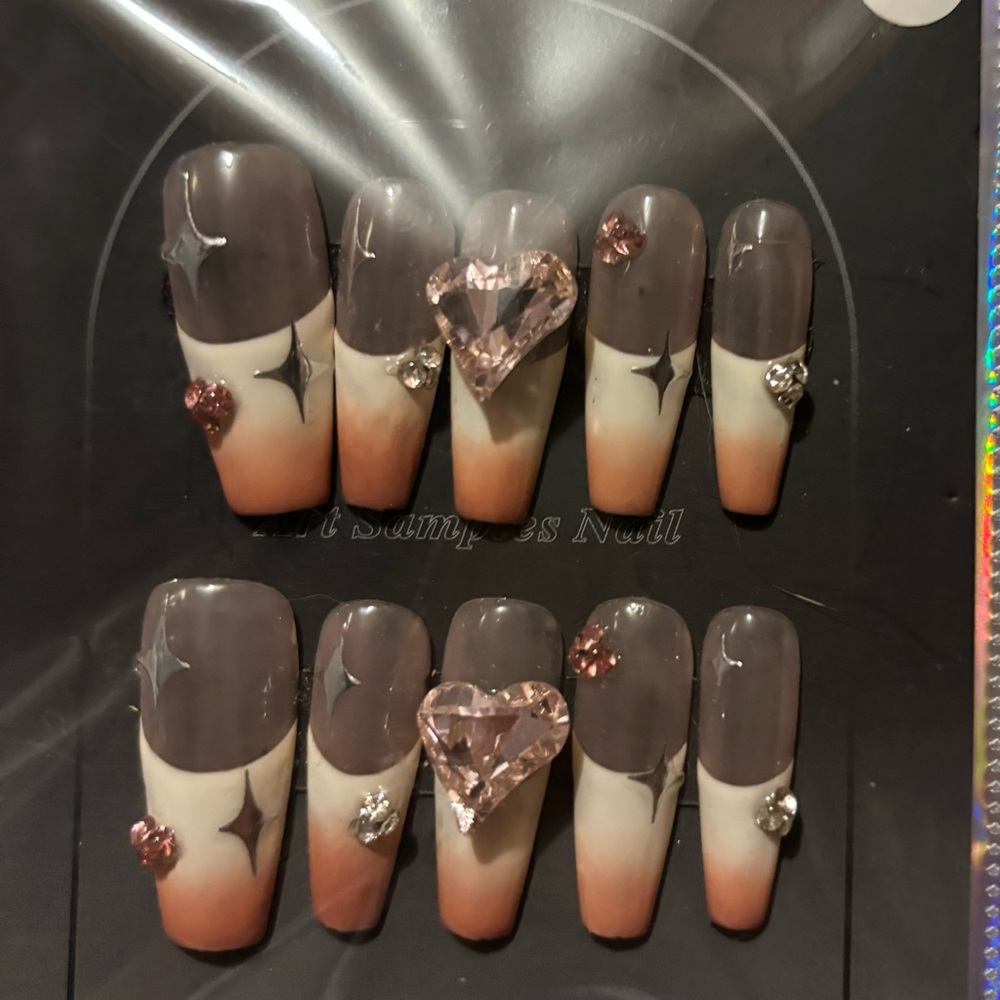 Elegant Gradient Press-On Nails with Gem Accents